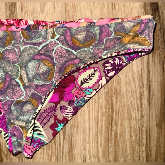 EUC 𝑴𝒂𝒂𝒋𝒊 𝑟𝑒𝑣𝑒𝑟𝑠𝑖𝑏𝑙𝑒 𝑏𝑖𝑘𝑖𝑛𝑖 𝑏𝑜𝑡𝑡𝑜𝑚 - Picture 9 of 10